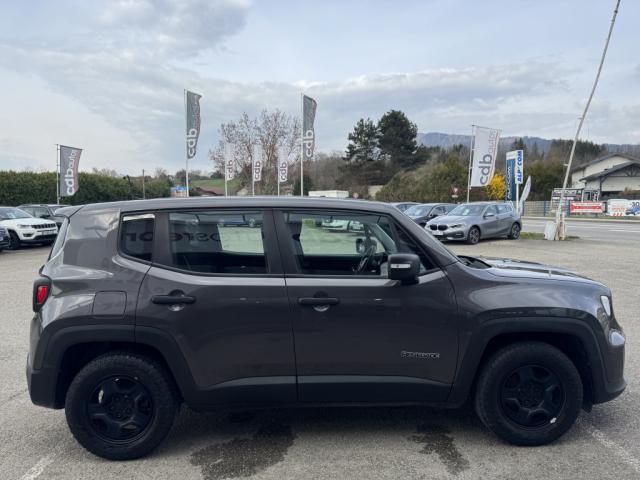 Jeep Renegade image 9
