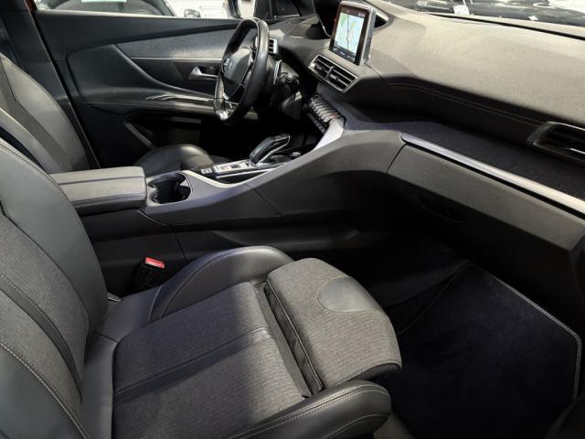 Peugeot 3008 image 2