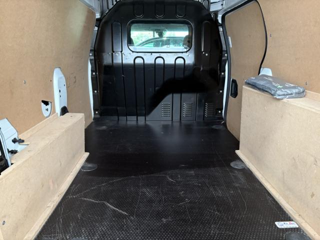 Renault Express Van image 3