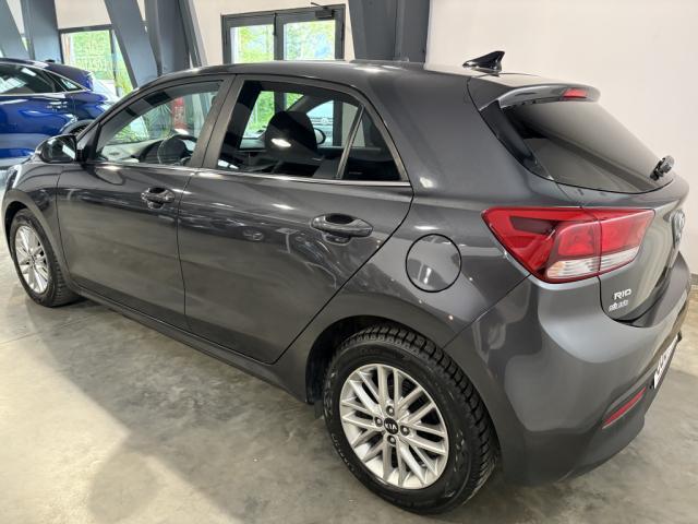 Kia Rio image 5
