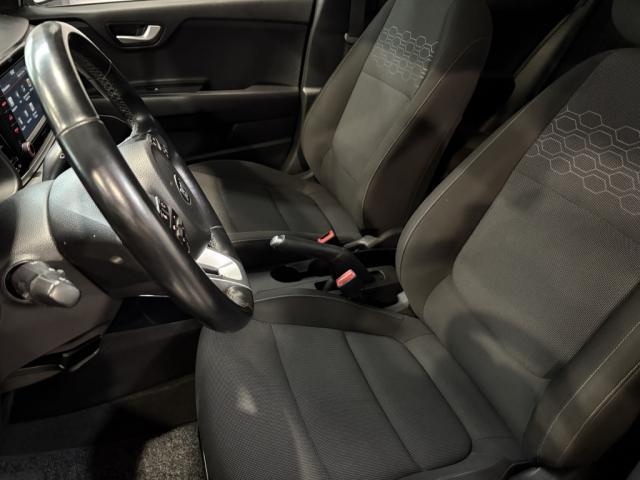 Kia Rio image 7