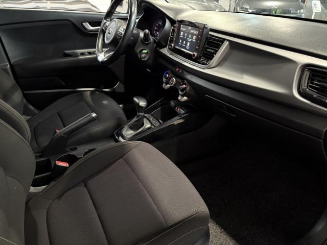 Kia Rio image 6