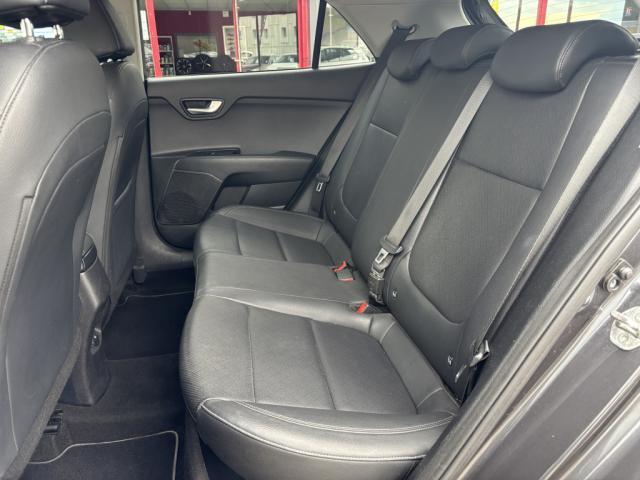 Kia Rio image 5