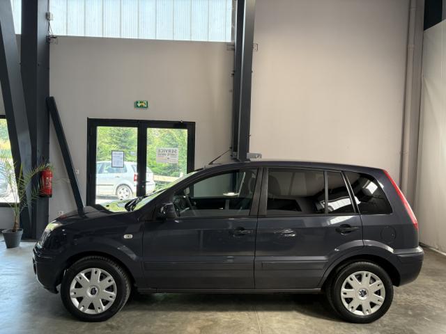 Ford Fusion image 3