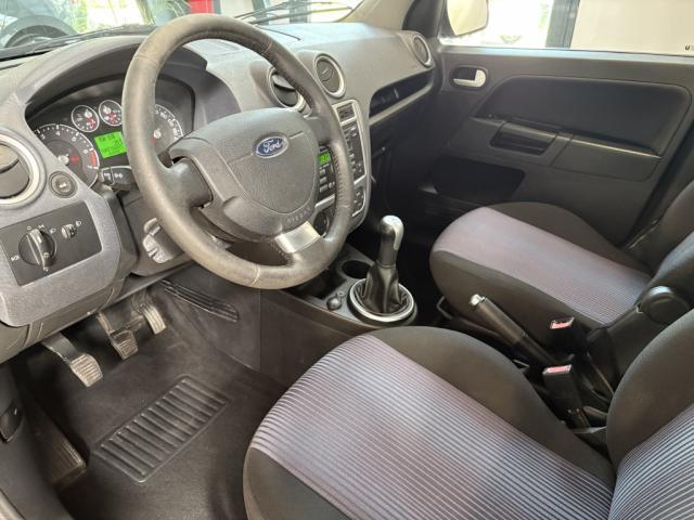 Ford Fusion image 6