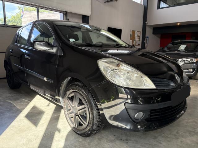 Renault Clio image 2