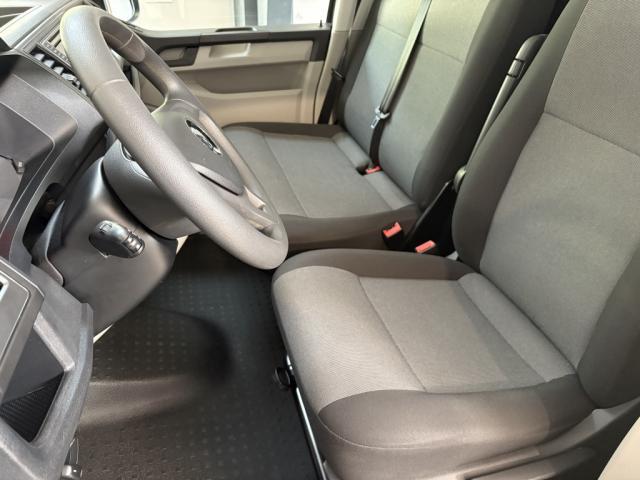 Volkswagen Transporter image 1