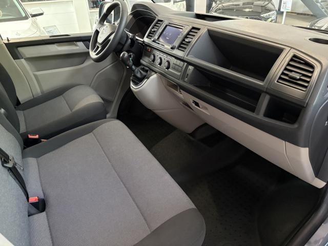 Volkswagen Transporter image 2