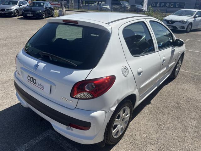 Peugeot 206+ image 6