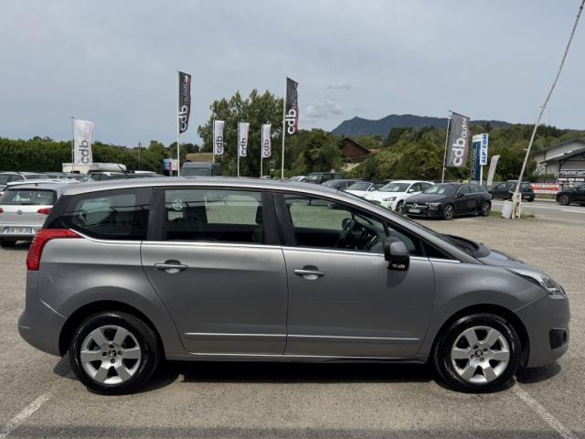 Peugeot 5008 image 1