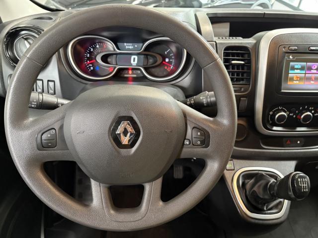 Renault Trafic image 2