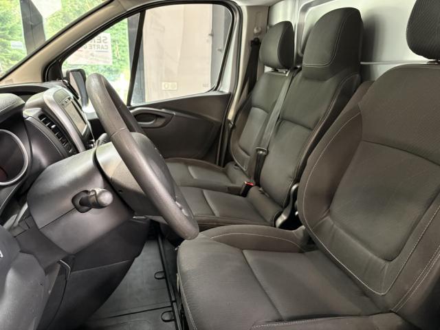 Renault Trafic image 3