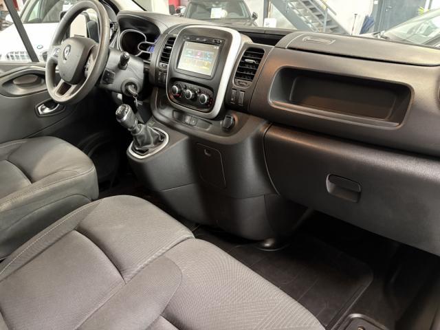 Renault Trafic image 9