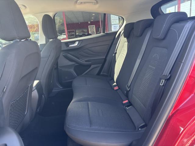 Ford Focus image 8