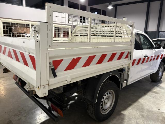 Nissan Navara image 2