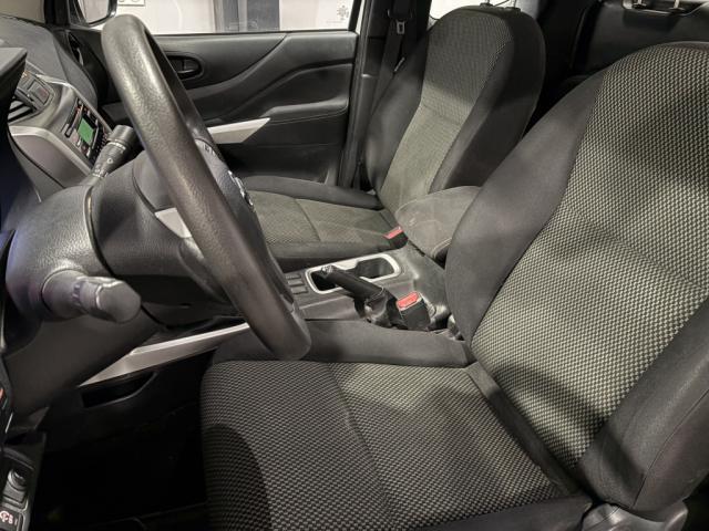 Nissan Navara image 9