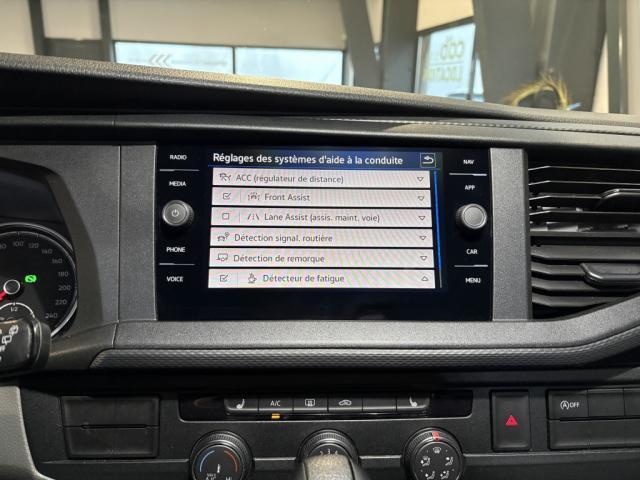 Volkswagen Transporter image 2