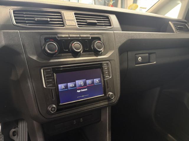 Volkswagen Caddy Van image 4