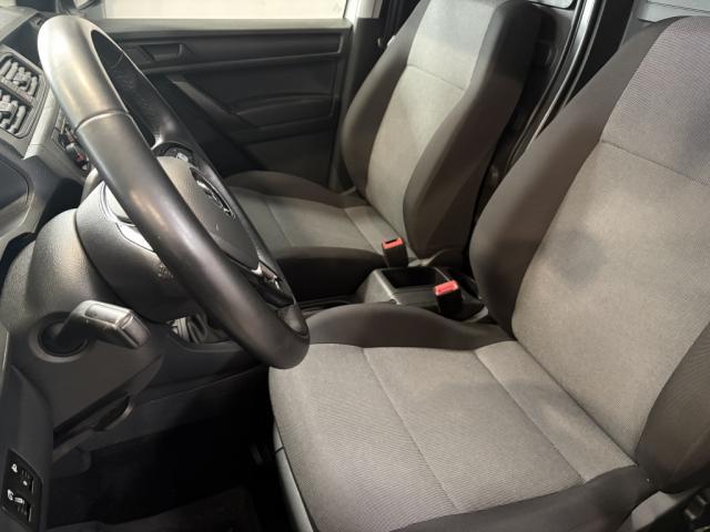 Volkswagen Caddy Van image 8