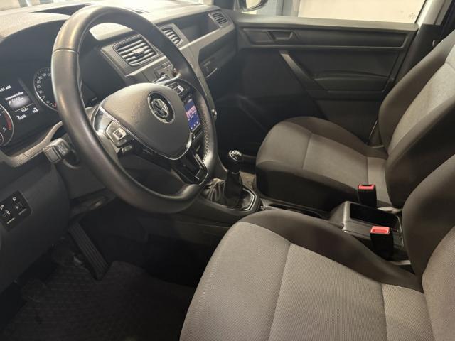 Volkswagen Caddy Van image 9