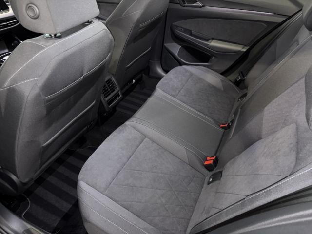 Volkswagen Golf image 6