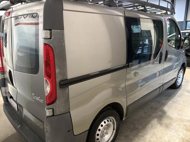 Renault Trafic image 8