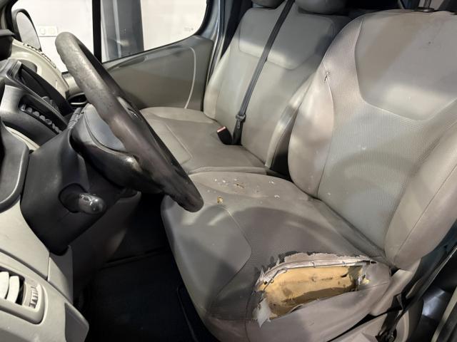 Renault Trafic image 2