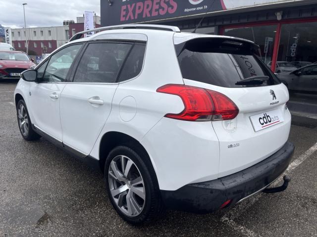 Peugeot 2008 image 3