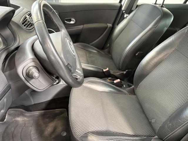 Renault Clio Estate image 9