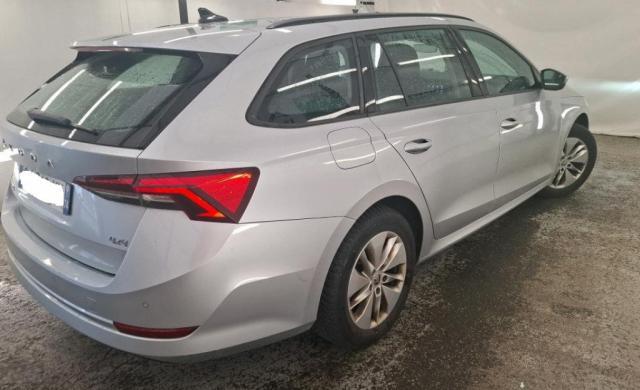 Skoda Octavia image 2