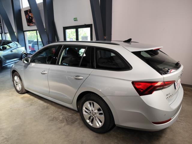 Skoda Octavia image 6
