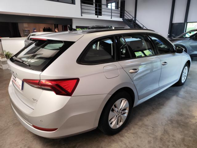 Skoda Octavia image 2