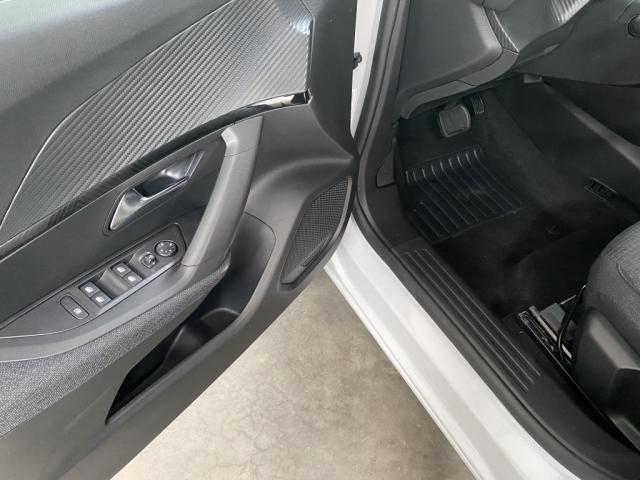 Peugeot 2008 image 1