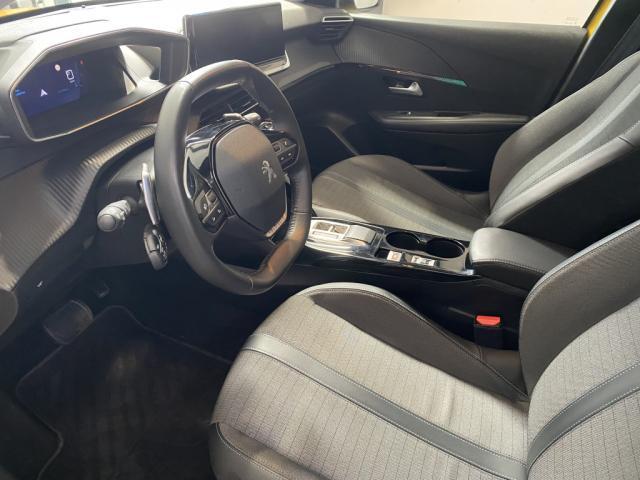 Peugeot 208 image 7