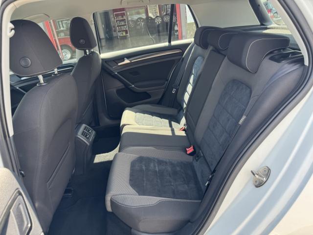 Volkswagen Golf image 6