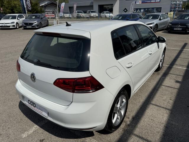 Volkswagen Golf image 9