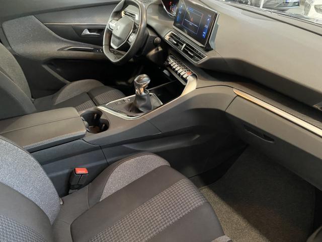 Peugeot 5008 image 4