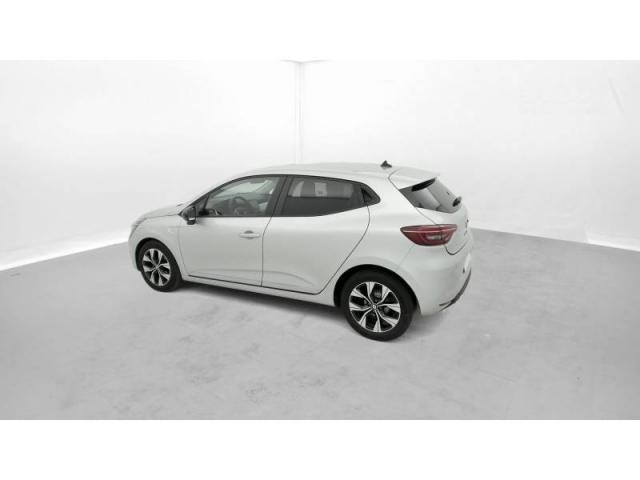 Clio image 4