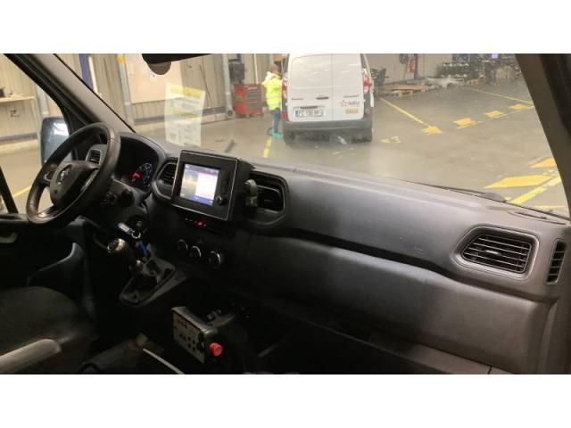 Renault Master image 8