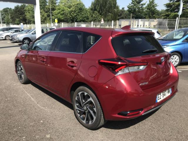 Toyota Auris image 1