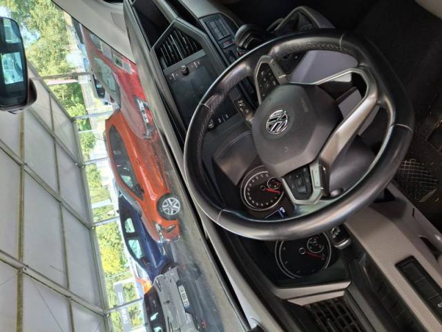 Volkswagen Transporter image 2