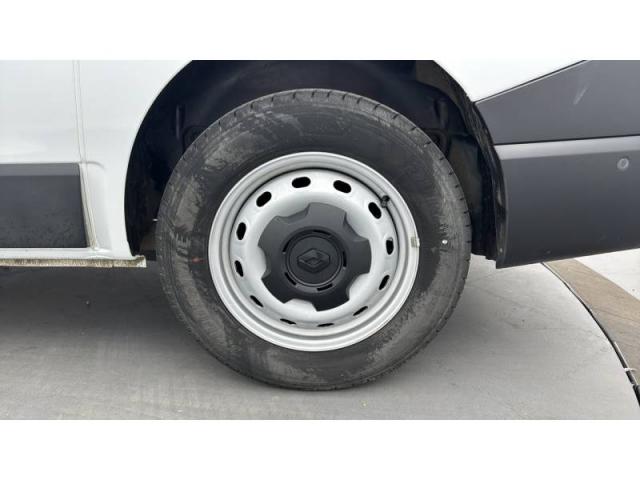 Renault Trafic image 2