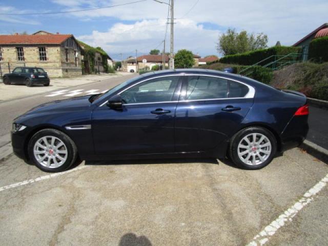 Jaguar Xe image 4