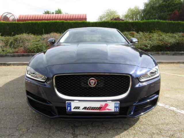 Jaguar Xe image 8