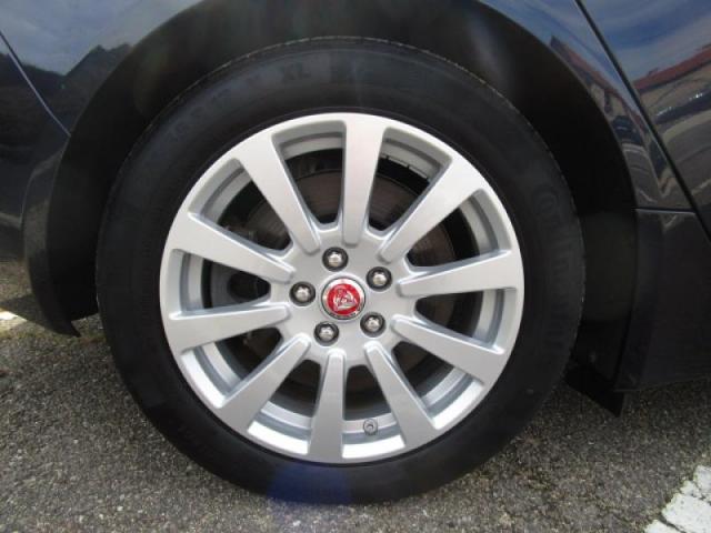 Jaguar Xe image 1
