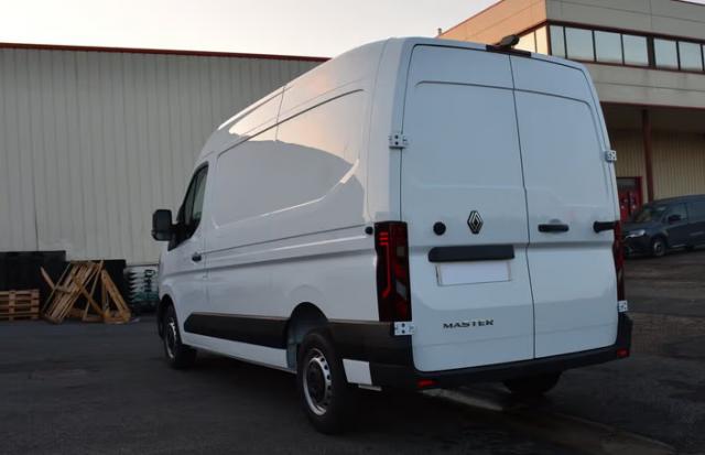 Renault Master image 8