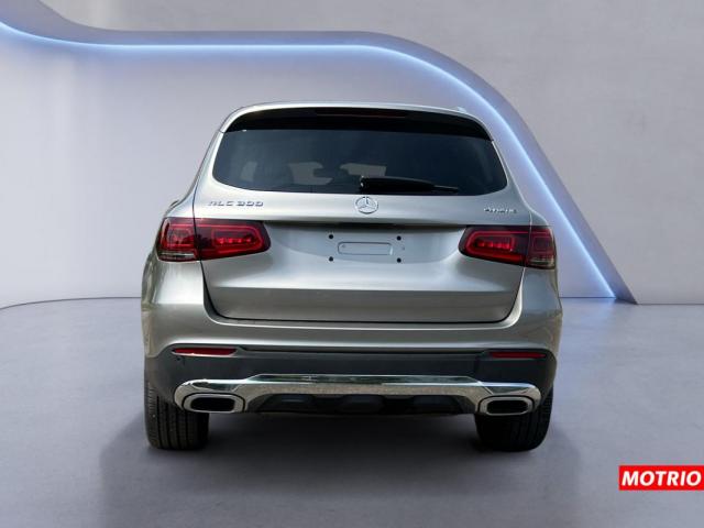 Mercedes Benz Glc image 2