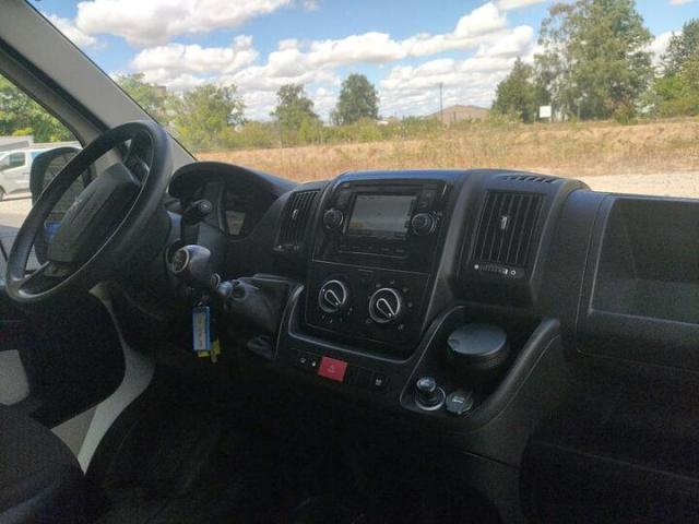 Peugeot Boxer image 2