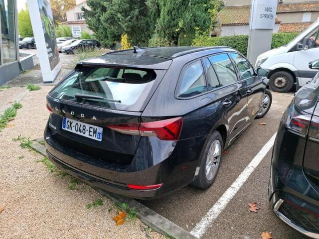 Skoda Octavia image 8