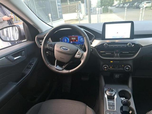 Ford Kuga image 6
